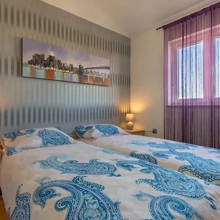 Apartment Ina Pula