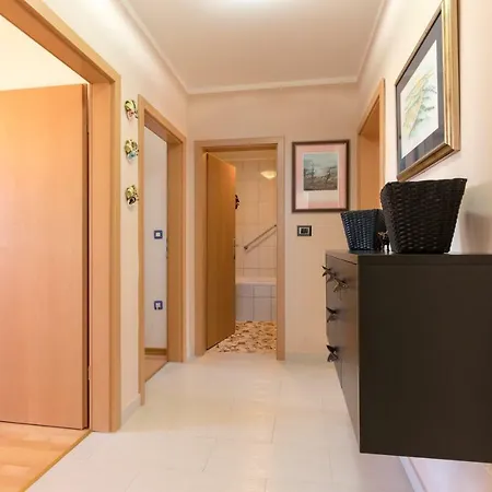 Ina Apartment *